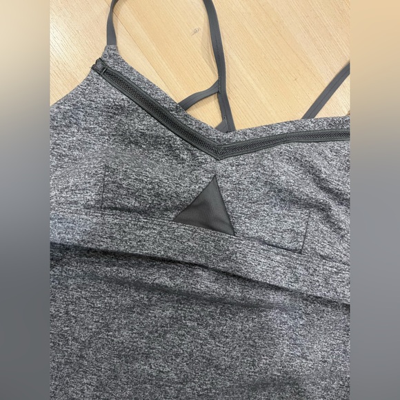 Lululemon tank - Picture 4 of 9